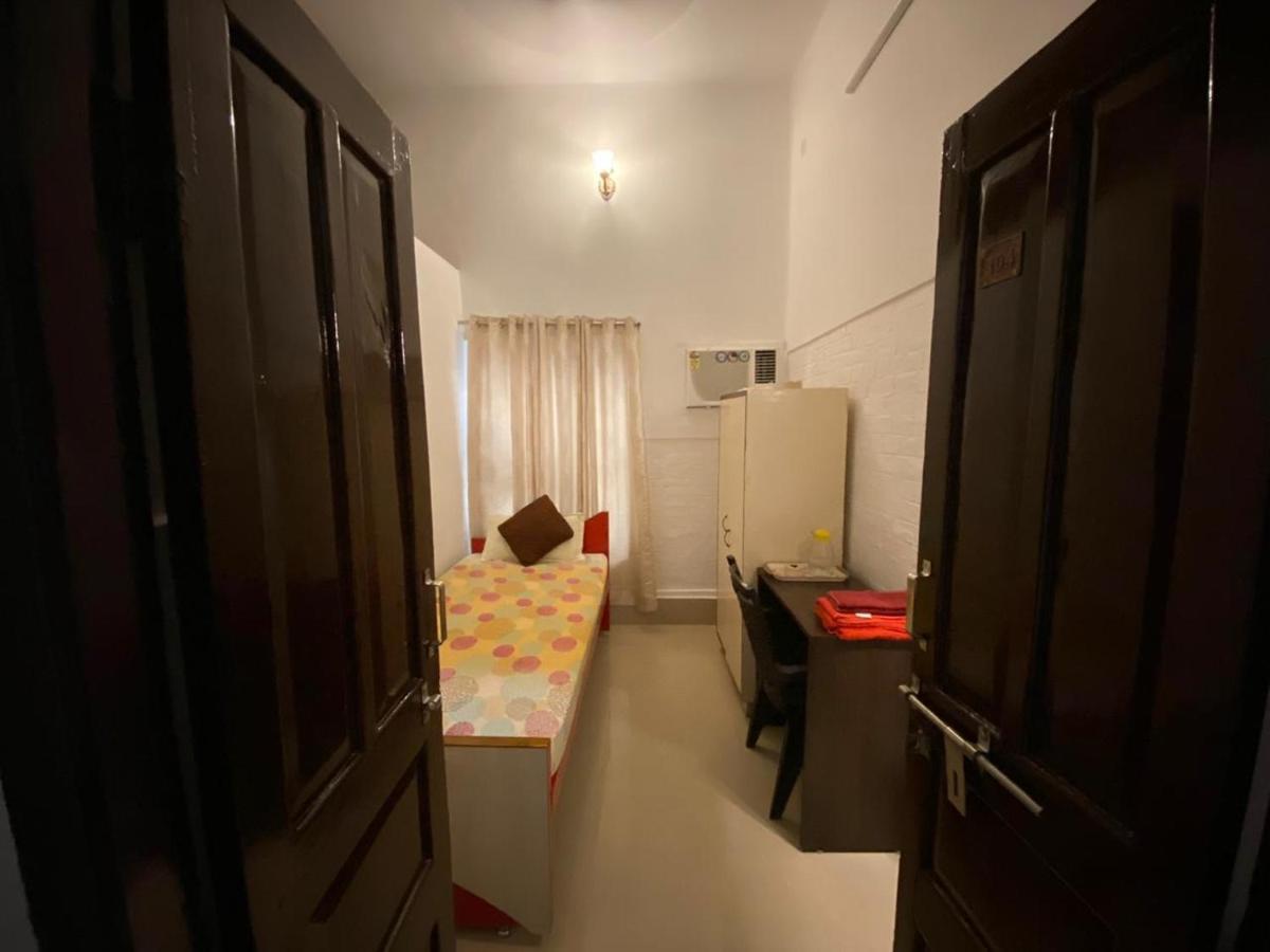 The Sunaina Hotel Varanasi Exterior foto